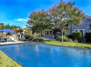 25 Hampton St, Southampton, NY 11968