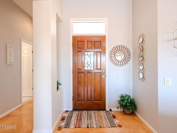 5th image of 706 W Union Bell Dr
