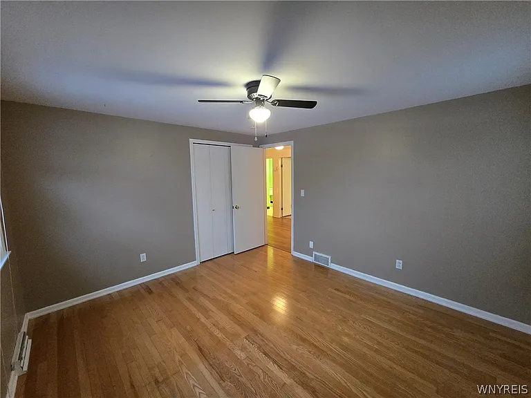 161 Foxpoint Dr W — Photo 24