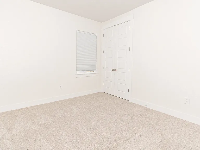 308 Saturnia Dr — Photo 17