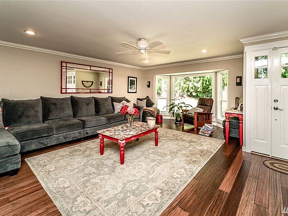 4th image of 23817 SE 371st St