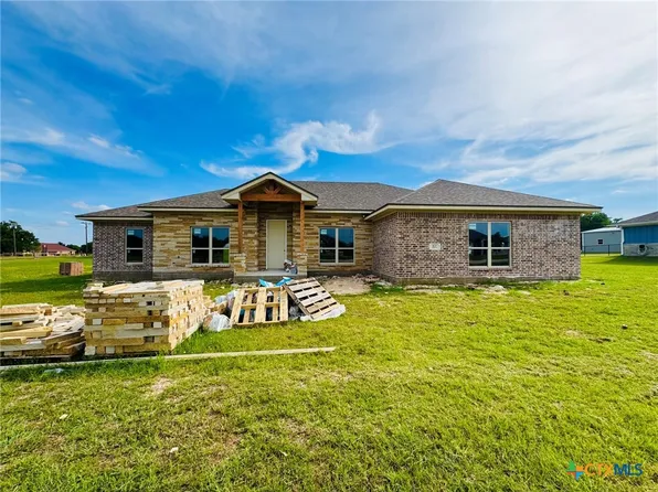 107 Chantry Ln, Gatesville, TX 76528