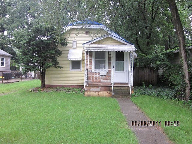 1st image of 212 N Gainsborough Ave