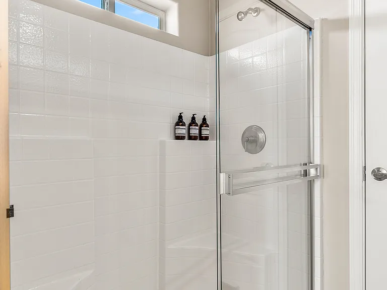 879 E Kron Dr — Photo 8