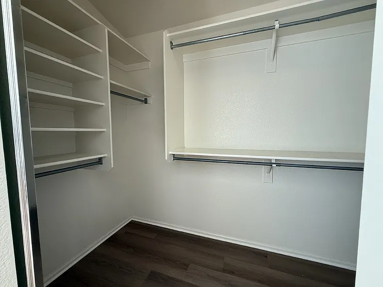 8202 S 47th Ave — Photo 21