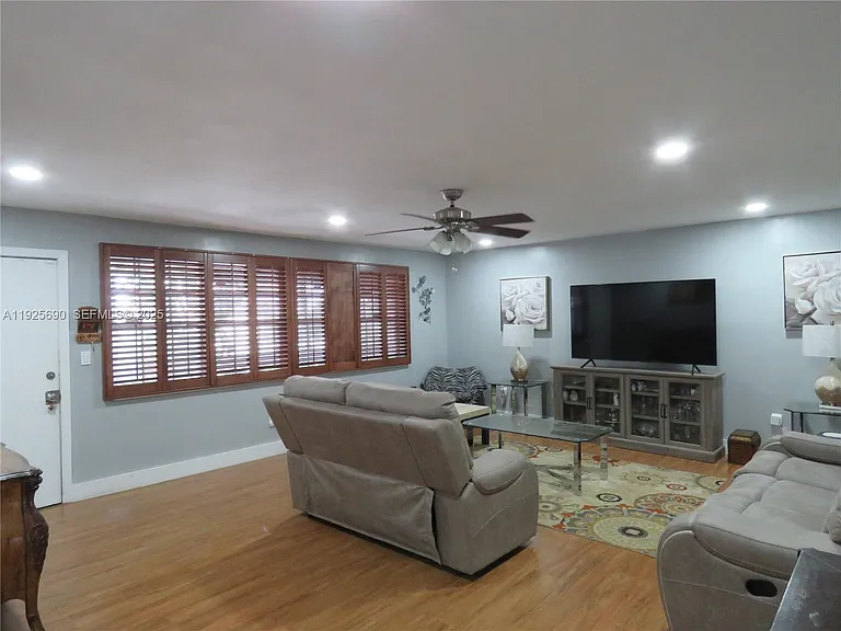 11840 NE 19th Dr #26 — Photo 1