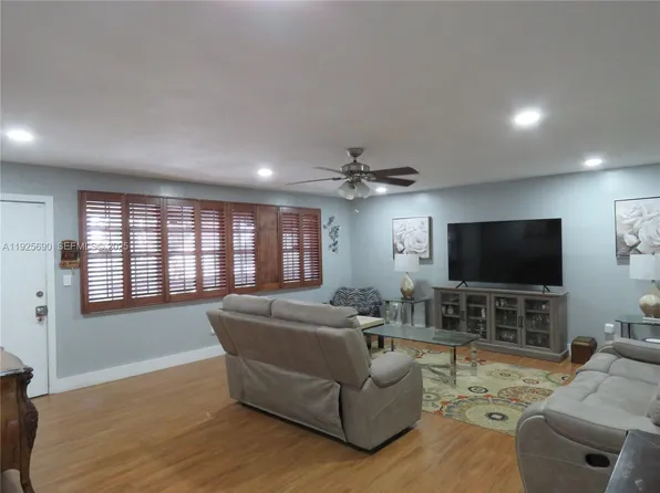 11840 NE 19th Dr APT 26, Miami, FL 33181