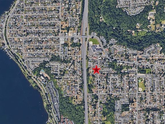 Located not too far from gorgeous Lake Washington, and in prime commuting distance from the east side, Seattle and Renton.