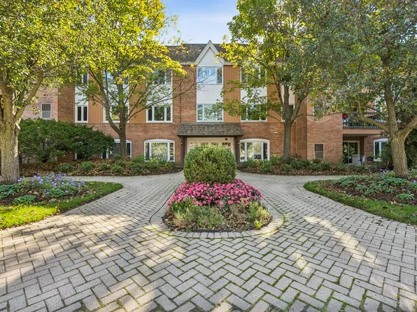 207 Rivershire Ln APT 308, Lincolnshire, IL 60069
