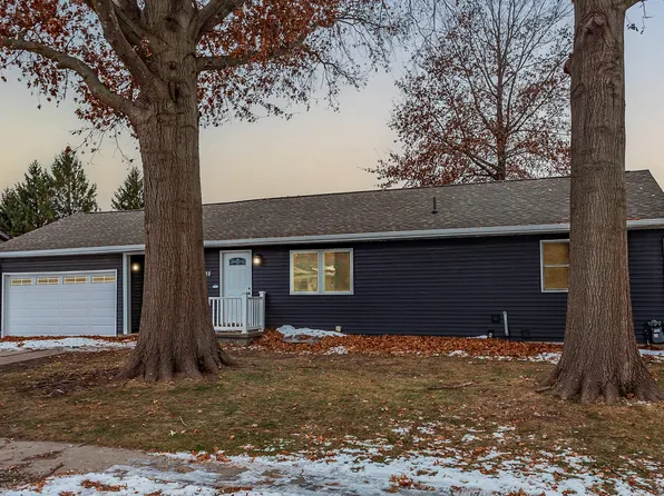 508 N Park St, Prairie City, IA 50228