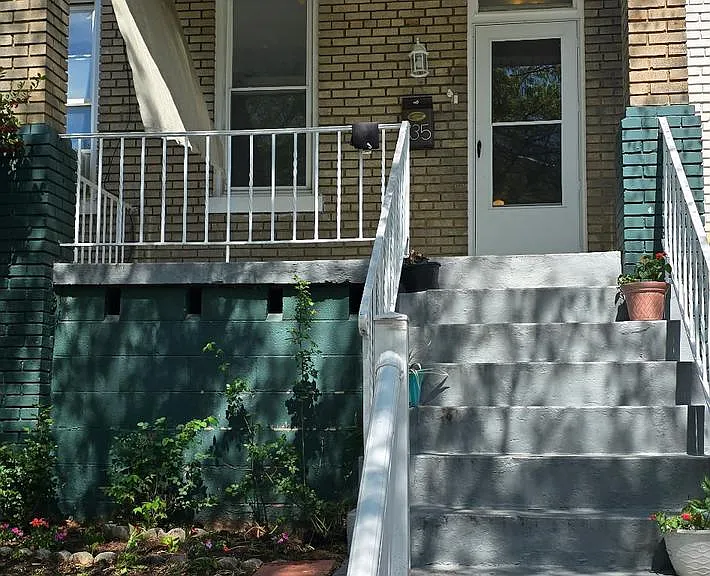 735 Princeton Pl NW — Photo 1