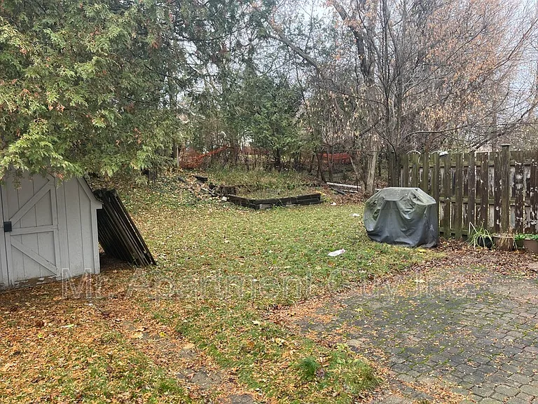161 Weber St N — Photo 16