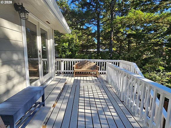 3rd image of 39 Easy St