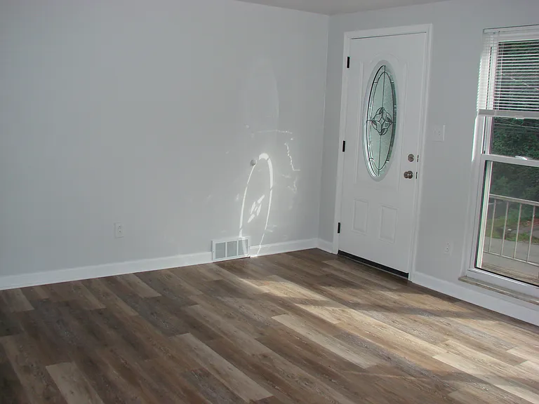 859 Killarney Dr — Photo 6