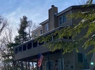 205 Lake Rd, Swiftwater, PA 18370