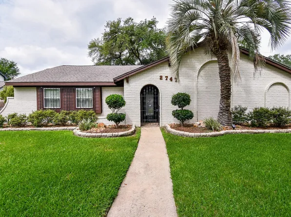 2747 Durban Dr, Houston, TX 77043