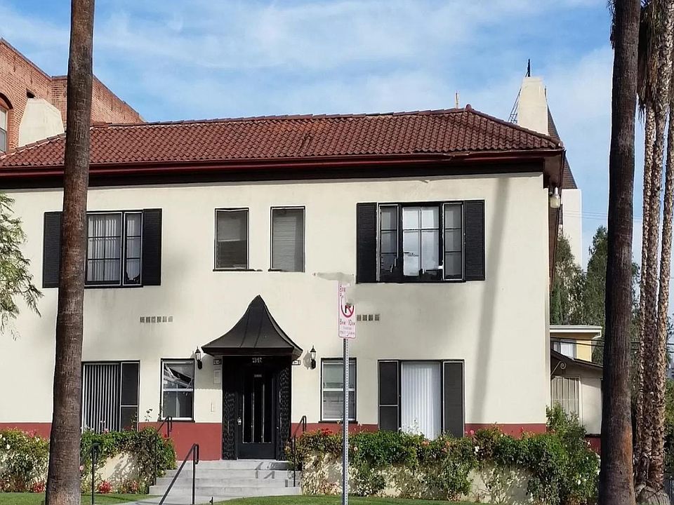 1st image of 456 S Kenmore Ave #106