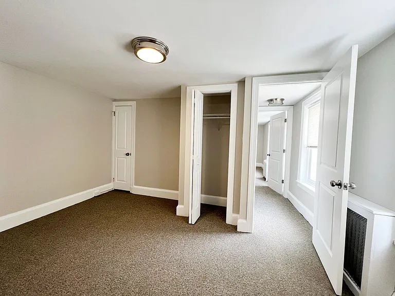 130 E Chestnut St — Photo 25
