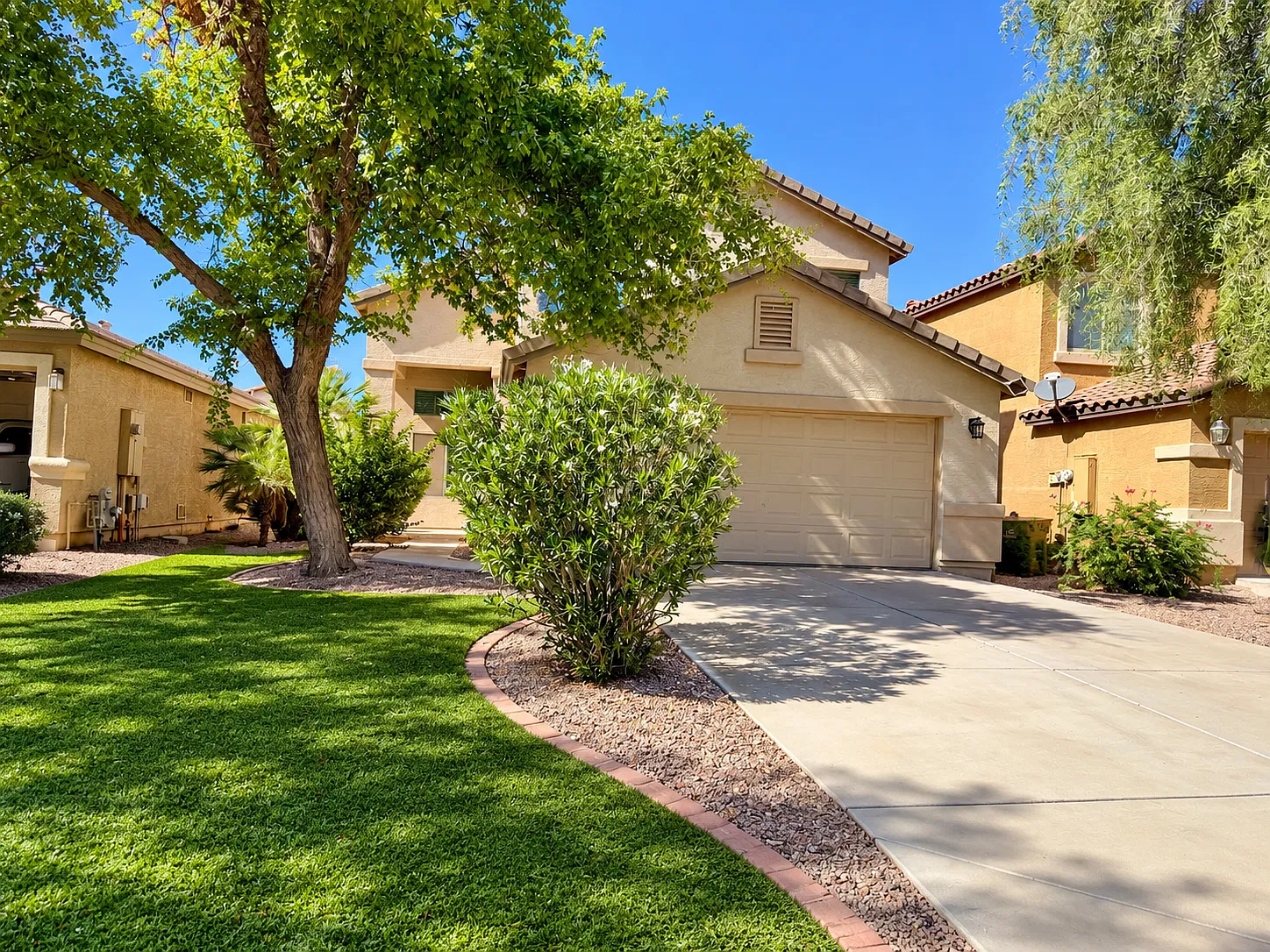 4 bed, 2434 sqft, $2,400 — Photo 2