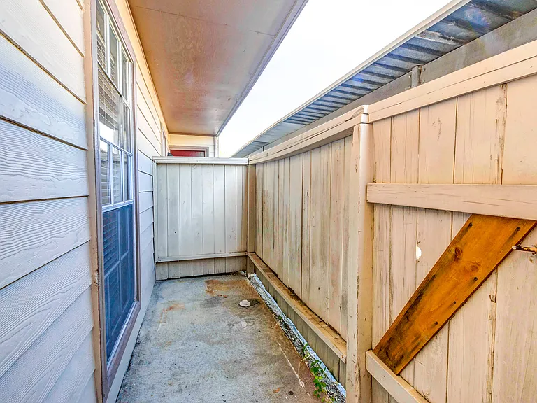 6041 Winsome Ln — Photo 24