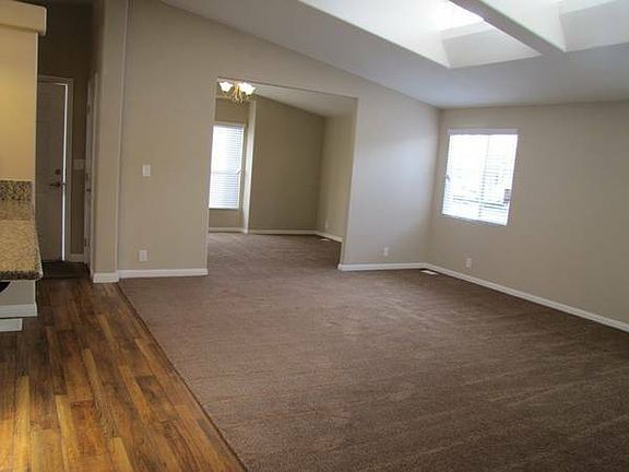 4th image of 154 Chateau La Salle Dr