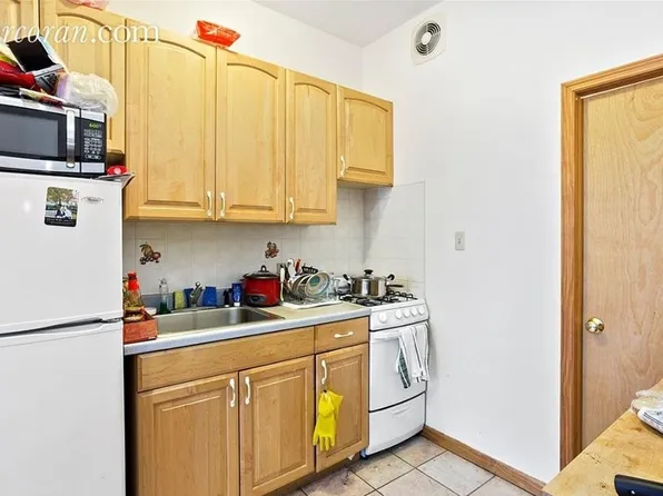 1798 Third Avenue image 2 of 4