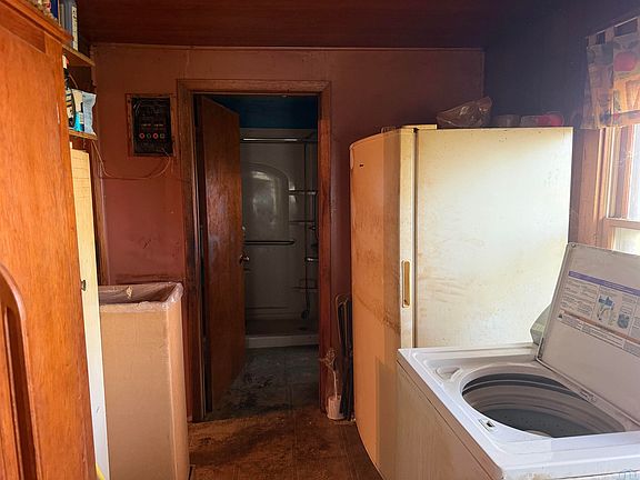 3rd image of 44106 240th St