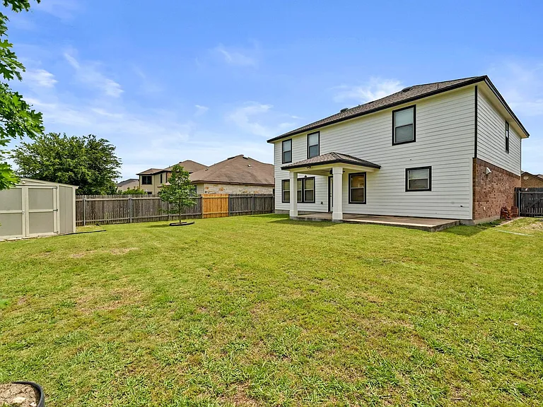 214 Briarwood Dr — Photo 30