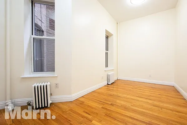 Rented by Mdrn Residential | media 4