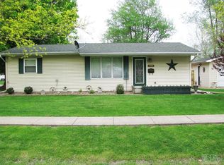 390 N 19th St, Hamilton, IL 62341