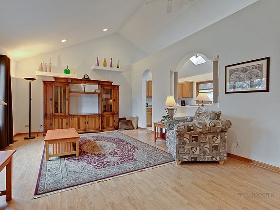 5th image of 231 Oakdale Ave