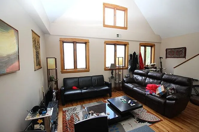 3729 S Parnell Ave — Photo 1