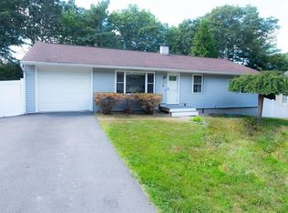 6 Edgewood St, Derry, NH 03038