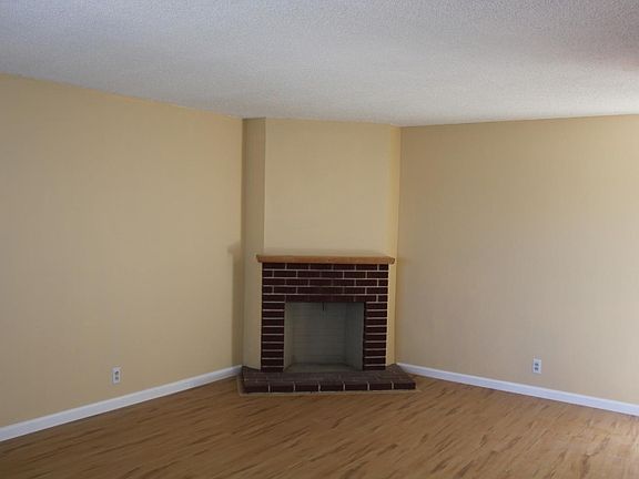 5th image of 286 Flournoy St