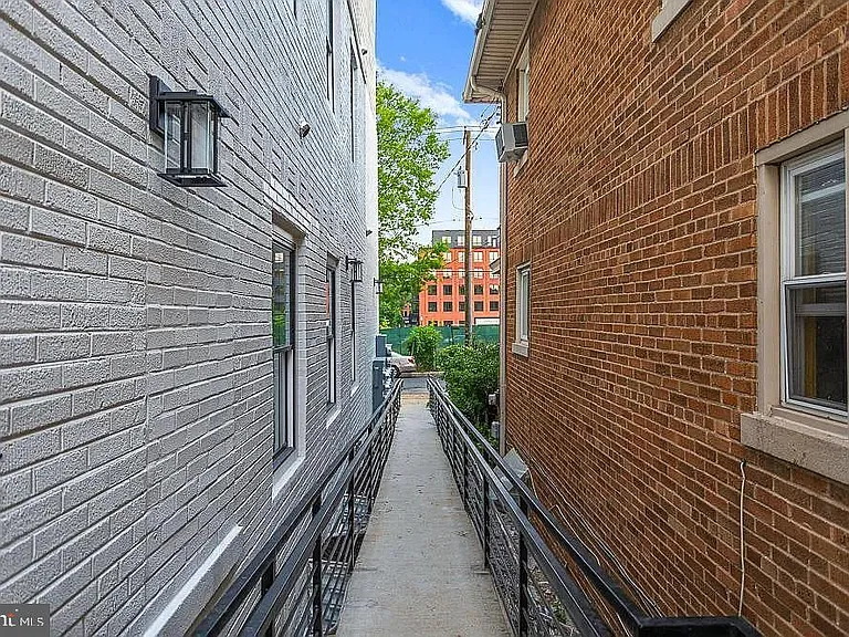 1109 Fern St NW #301 — Photo 10
