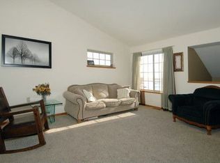 208 Lillehammer Ln, Mount Horeb, WI 53572