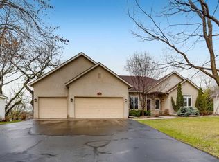 2846 Eagle Valley Dr, Woodbury, MN 55129