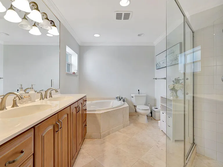 2436 Holly Ln NE — Photo 30