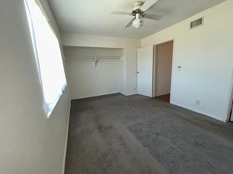 5572 Nevada Dr — Photo 12