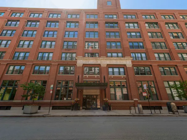 411 W Ontario St APT 220, Chicago, IL 60654