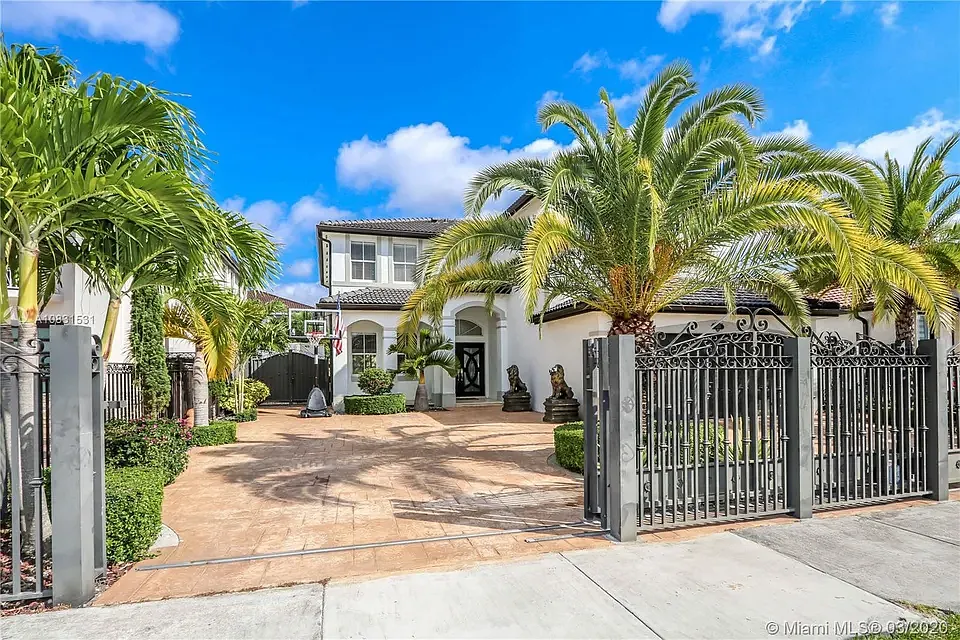 4 bed, 3.5 bath, 3123 sqft, $4,200 — Photo 3