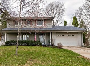 1906 80th St, Windsor Heights, IA 50324