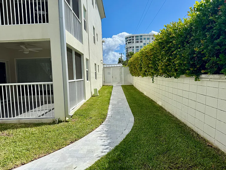 1439 S Ocean Blvd — Photo 41