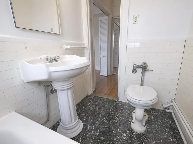 1130 Parkerapartment #415 — Photo 8