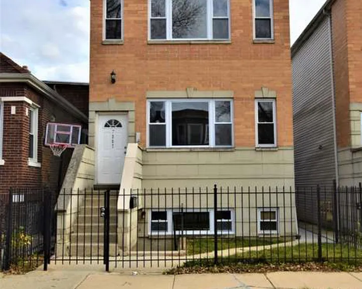 7257 S May St #B — Photo 1