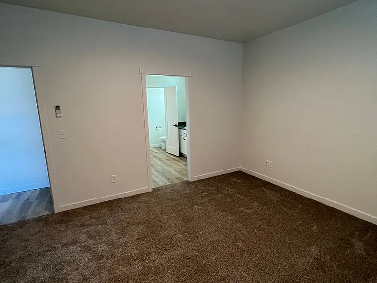 2518 N Benjamin Ln — Photo 5