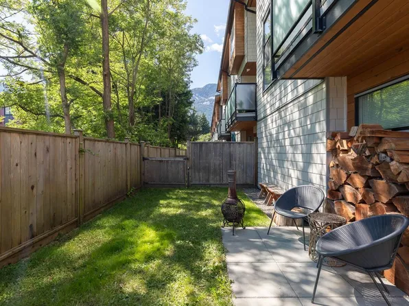 38447 Buckley Ave #3, Squamish, BC V8B 1C6
