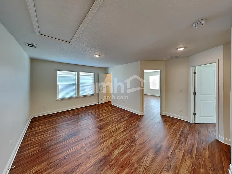 3234 Roundabout Dr — Photo 10