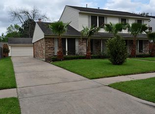 15806 Pinyon Creek Dr, Houston, TX 77095