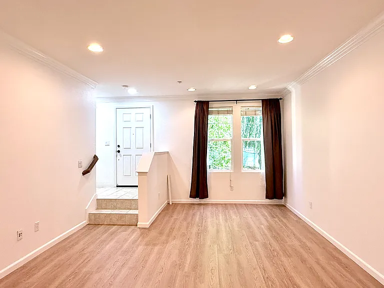 2866 Alnwick Ave #3 — Photo 2